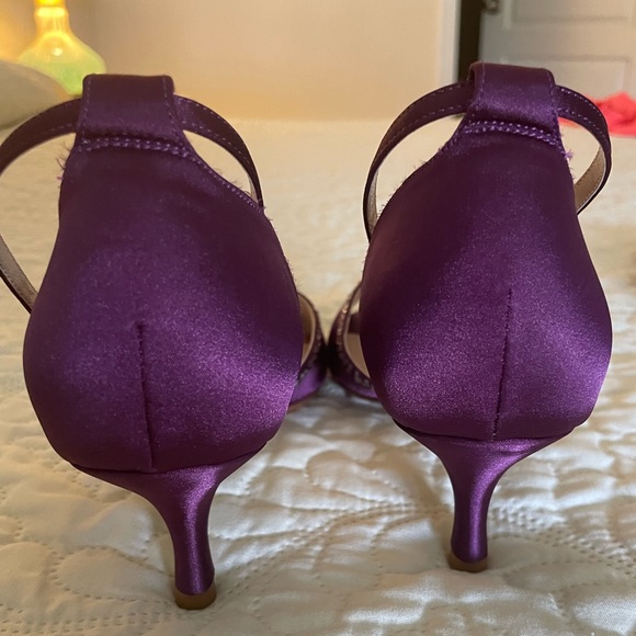 ERIJUNOR Women’s Low Heel Removable Ankle Strap Rhinestones Pleat Satin shoes - Picture 2 of 6